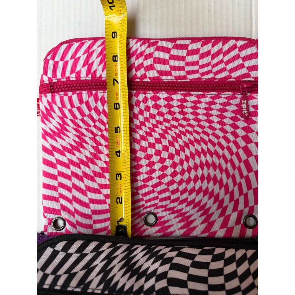 Zipit four closures